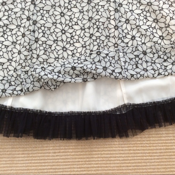 Jax Black & White Floral Embroidered Skirt Size 8 - Picture 4 of 13